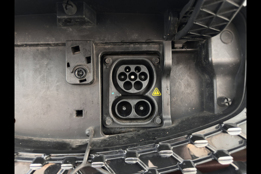 MG ZS EV Luxury 45 kWh [3-Fase] {SOH-100%} Aut. *PANO | LUXURY-LEATHER | CCS-FASTLOADER | KEYLESS | NAVI-FULLMAP | ADAPTIVE-CRUISE | CAMERA | HEATED-SPORTSEATS | CARPLAY | BLINDSPOT | DAB | LANE-ASSIST | PRIVACY-GLASS | 17''ALU*