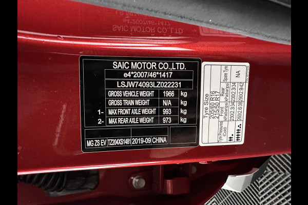 MG ZS EV Luxury 45 kWh [3-Fase] {SOH-100%} Aut. *PANO | LUXURY-LEATHER | CCS-FASTLOADER | KEYLESS | NAVI-FULLMAP | ADAPTIVE-CRUISE | CAMERA | HEATED-SPORTSEATS | CARPLAY | BLINDSPOT | DAB | LANE-ASSIST | PRIVACY-GLASS | 17''ALU*