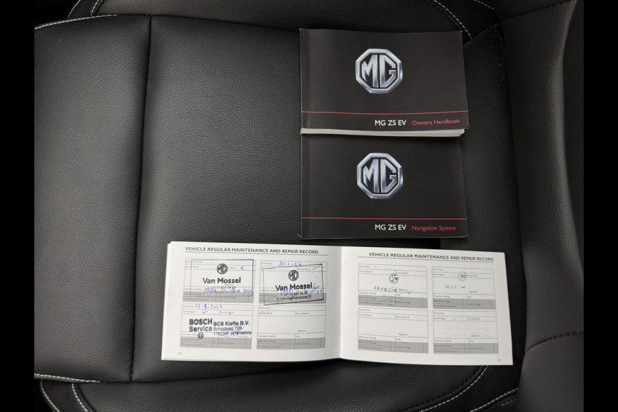 MG ZS EV Luxury 45 kWh [3-Fase] {SOH-100%} Aut. *PANO | LUXURY-LEATHER | CCS-FASTLOADER | KEYLESS | NAVI-FULLMAP | ADAPTIVE-CRUISE | CAMERA | HEATED-SPORTSEATS | CARPLAY | BLINDSPOT | DAB | LANE-ASSIST | PRIVACY-GLASS | 17''ALU*