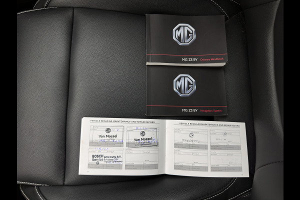 MG ZS EV Luxury 45 kWh [3-Fase] {SOH-100%} Aut. *PANO | LUXURY-LEATHER | CCS-FASTLOADER | KEYLESS | NAVI-FULLMAP | ADAPTIVE-CRUISE | CAMERA | HEATED-SPORTSEATS | CARPLAY | BLINDSPOT | DAB | LANE-ASSIST | PRIVACY-GLASS | 17''ALU*