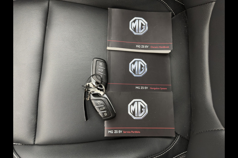 MG ZS EV Luxury 45 kWh [3-Fase] {SOH-100%} Aut. *PANO | LUXURY-LEATHER | CCS-FASTLOADER | KEYLESS | NAVI-FULLMAP | ADAPTIVE-CRUISE | CAMERA | HEATED-SPORTSEATS | CARPLAY | BLINDSPOT | DAB | LANE-ASSIST | PRIVACY-GLASS | 17''ALU*