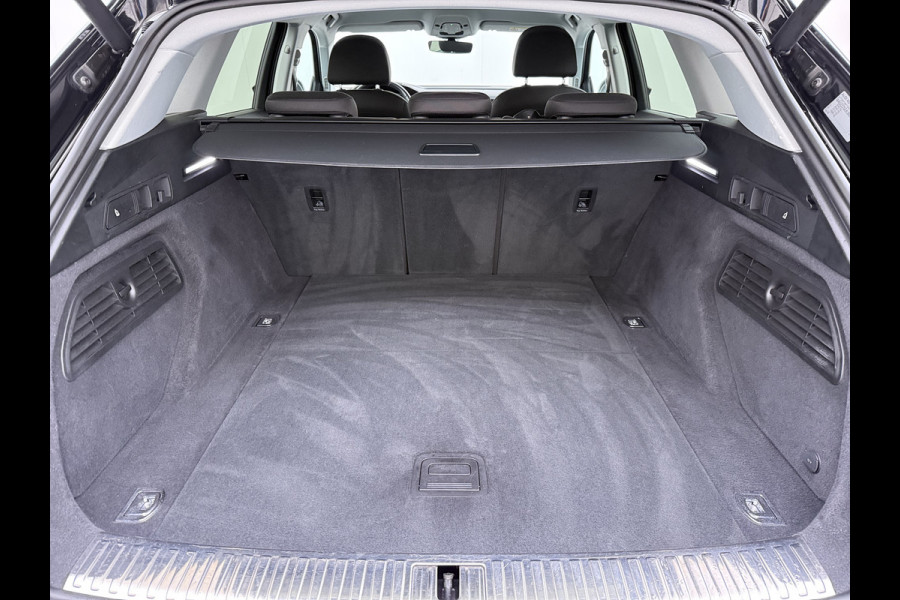 Audi e-tron 50 Quattro Business Edition 71kWh SOH 91% Navi Ecc Memory Camera DAB Pdc Stoelverwarming Elek.Stoelen Led Elek. Achterklep Lmv Privacy Glas Keyless Origineel Nederlandse Auto