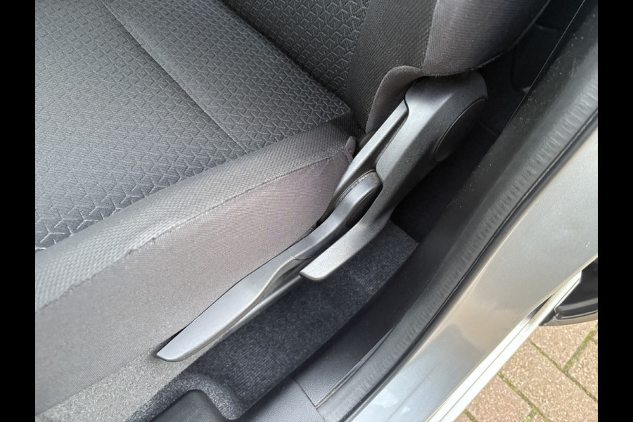 Suzuki Swift 1.2 90pk Select 5-drs. CAMERA/CARPLAY/AIRCO/LED/STOELVERW./16INCH