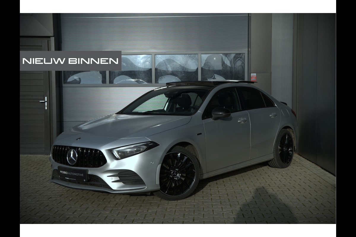 Mercedes-Benz A-Klasse 250 e Advantage AMG | Panoramadak | Burmester | Stoelverwarming | Memory Seat | Cruise Control | Camera | Apple Carplay | Ambiance Verlichting | Night Pakket | Keyless |