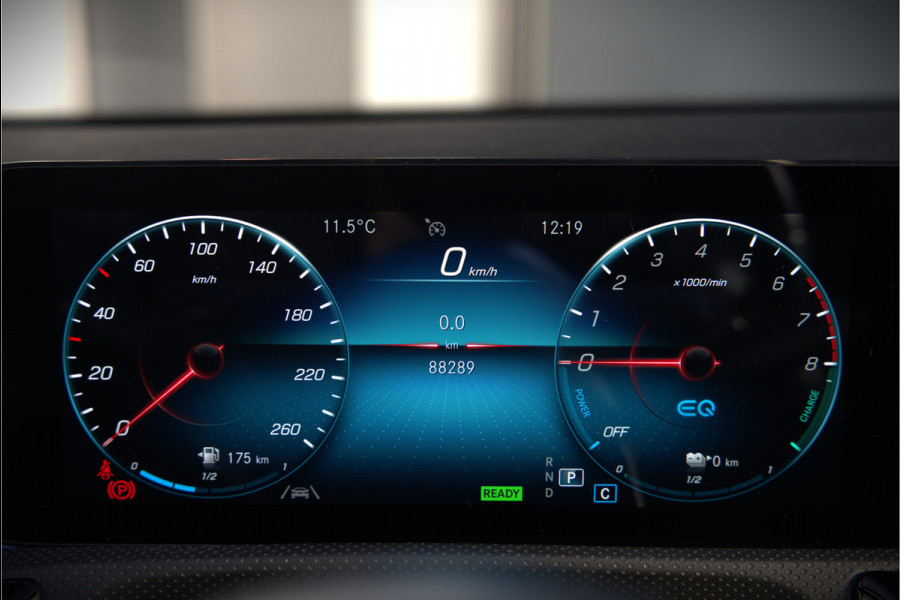 Mercedes-Benz A-Klasse 250 e Advantage AMG | Panoramadak | Burmester | Stoelverwarming | Memory Seat | Cruise Control | Camera | Apple Carplay | Ambiance Verlichting | Night Pakket | Keyless |
