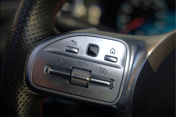 Mercedes-Benz A-Klasse 250 e Advantage AMG | Panoramadak | Burmester | Stoelverwarming | Memory Seat | Cruise Control | Camera | Apple Carplay | Ambiance Verlichting | Night Pakket | Keyless |