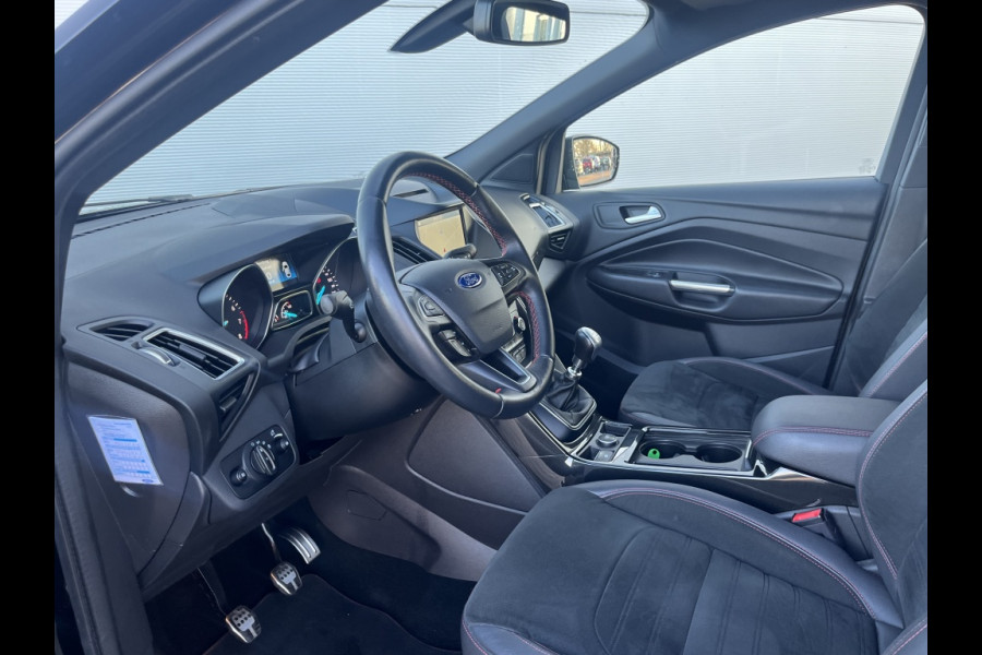 Ford Kuga 1.5 EcoB. ST Line TREKHAAK! WINTERPACK! XENON!