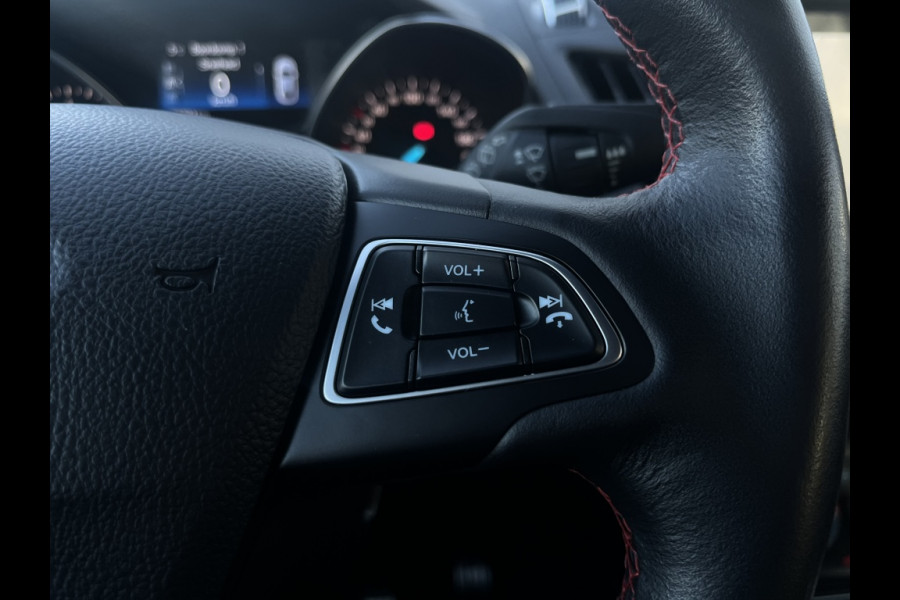 Ford Kuga 1.5 EcoB. ST Line TREKHAAK! WINTERPACK! XENON!