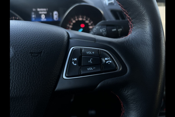 Ford Kuga 1.5 EcoB. ST Line TREKHAAK! WINTERPACK! XENON!