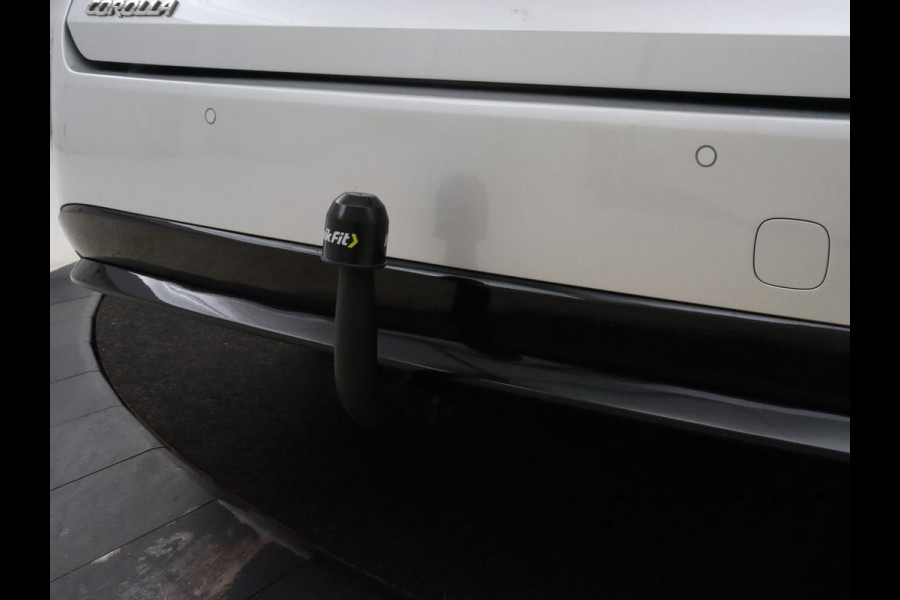 Toyota Corolla 1.8 Hybrid GR-Sport | Trekhaak | Stoelverwarming | Carplay | Camera | Sportstoelen | Park Assist | Half leder | Adaptive cruise | Climate control | Full LED | Keyless