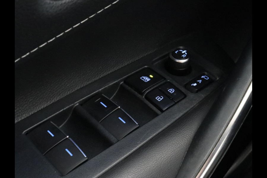 Toyota Corolla 1.8 Hybrid GR-Sport | Trekhaak | Stoelverwarming | Carplay | Camera | Sportstoelen | Park Assist | Half leder | Adaptive cruise | Climate control | Full LED | Keyless