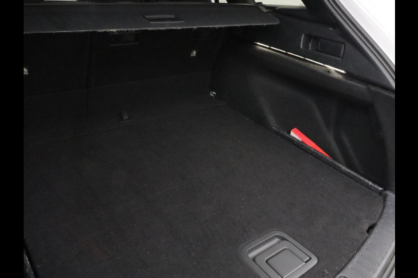 Toyota Corolla 1.8 Hybrid GR-Sport | Trekhaak | Stoelverwarming | Carplay | Camera | Sportstoelen | Park Assist | Half leder | Adaptive cruise | Climate control | Full LED | Keyless