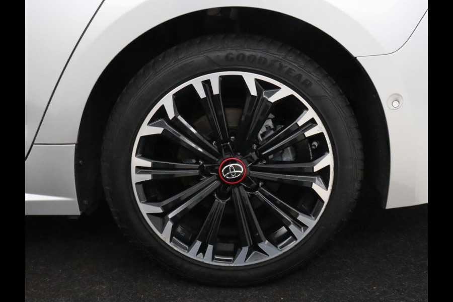 Toyota Corolla 1.8 Hybrid GR-Sport | Trekhaak | Stoelverwarming | Carplay | Camera | Sportstoelen | Park Assist | Half leder | Adaptive cruise | Climate control | Full LED | Keyless