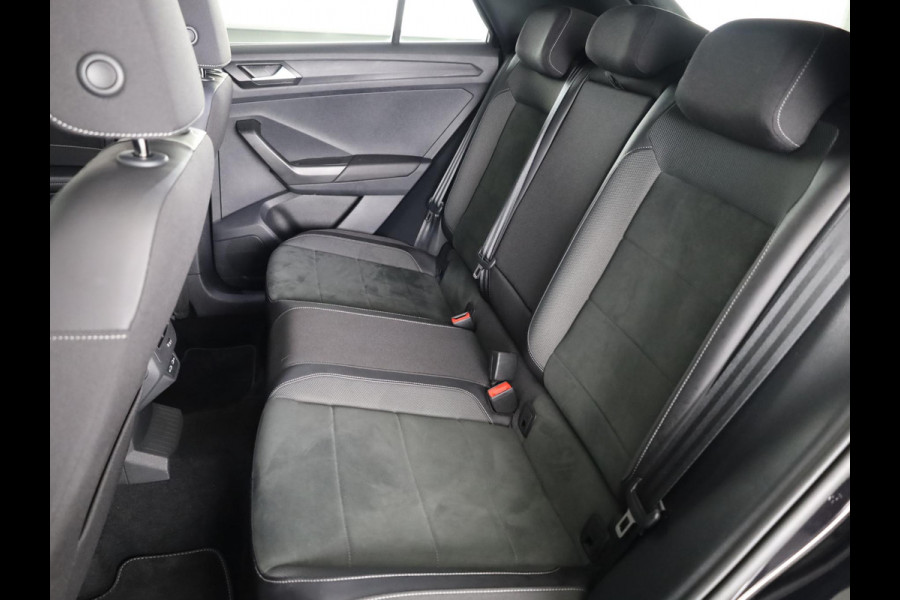 Volkswagen T-Roc 1.5 TSI R-Line 150 PK DSG |Private lease vanaf € 699,- pm | Blackstyle | Trekhaak afneembaar | ErgoActive Stoel Pakket | Navigatie |