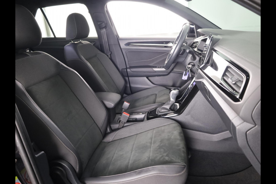Volkswagen T-Roc 1.5 TSI R-Line 150 PK DSG |Private lease vanaf € 699,- pm | Blackstyle | Trekhaak afneembaar | ErgoActive Stoel Pakket | Navigatie |