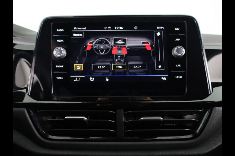 Volkswagen T-Roc 1.5 TSI R-Line 150 PK DSG |Private lease vanaf € 699,- pm | Blackstyle | Trekhaak afneembaar | ErgoActive Stoel Pakket | Navigatie |