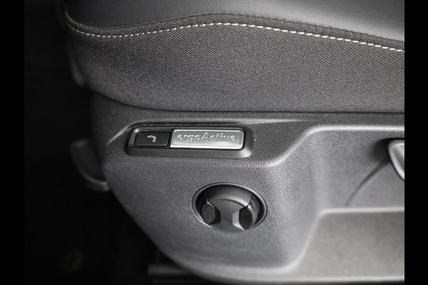 Volkswagen T-Roc 1.5 TSI R-Line 150 PK DSG |Private lease vanaf € 699,- pm | Blackstyle | Trekhaak afneembaar | ErgoActive Stoel Pakket | Navigatie |