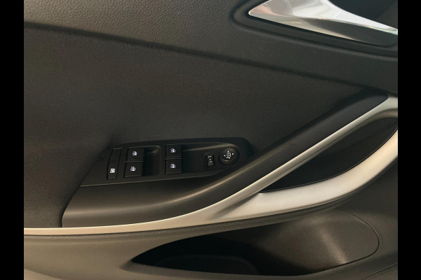 Opel Astra Sports Tourer 1.2 Edition 110PK AIRCO CRUISE NAVI BLUETOOTH PDC CAMERA SPORTVELGEN TREKHAAK LAGE KM ZEER NETTE AUTO