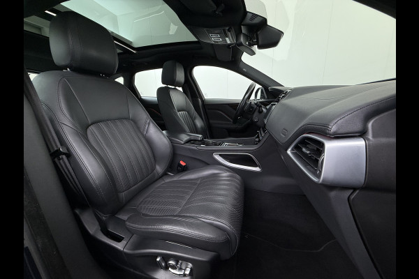 Jaguar F-Pace 2.0D AWD AUT-8 Portfolio Leer Pano-Dak Digitaal Dashboard Camera Meridian®-Audio Navi 4-Zone Ecc Android Auto Apple Carplay Pdc Stoel+Achterbankverwarming Elek.Stoelen+Memory Lmv 19" Bi-xenon Blind Spot Keyless Elek.Achterklep Origineel Nederlandse Auto Nieuwprijs  €87.786,- Zeer compleet!