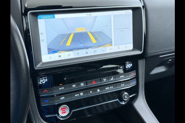Jaguar F-Pace 2.0D AWD AUT-8 Portfolio Leer Pano-Dak Digitaal Dashboard Camera Meridian®-Audio Navi 4-Zone Ecc Android Auto Apple Carplay Pdc Stoel+Achterbankverwarming Elek.Stoelen+Memory Lmv 19" Bi-xenon Blind Spot Keyless Elek.Achterklep Origineel Nederlandse Auto Nieuwprijs  €87.786,- Zeer compleet!