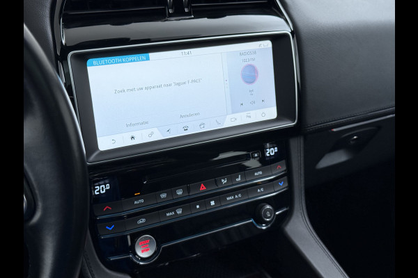 Jaguar F-Pace 2.0D AWD AUT-8 Portfolio Leer Pano-Dak Digitaal Dashboard Camera Meridian®-Audio Navi 4-Zone Ecc Android Auto Apple Carplay Pdc Stoel+Achterbankverwarming Elek.Stoelen+Memory Lmv 19" Bi-xenon Blind Spot Keyless Elek.Achterklep Origineel Nederlandse Auto Nieuwprijs  €87.786,- Zeer compleet!