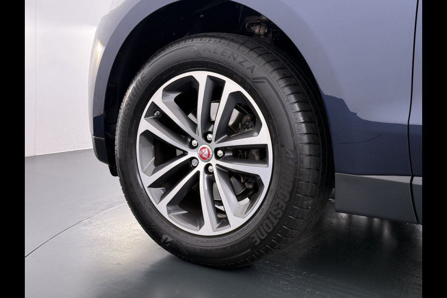 Jaguar F-Pace 2.0D AWD AUT-8 Portfolio Leer Pano-Dak Digitaal Dashboard Camera Meridian®-Audio Navi 4-Zone Ecc Android Auto Apple Carplay Pdc Stoel+Achterbankverwarming Elek.Stoelen+Memory Lmv 19" Bi-xenon Blind Spot Keyless Elek.Achterklep Origineel Nederlandse Auto Nieuwprijs  €87.786,- Zeer compleet!