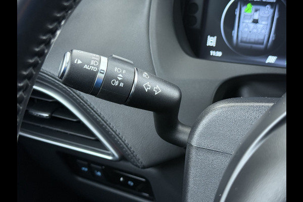 Jaguar F-Pace 2.0D AWD AUT-8 Portfolio Leer Pano-Dak Digitaal Dashboard Camera Meridian®-Audio Navi 4-Zone Ecc Android Auto Apple Carplay Pdc Stoel+Achterbankverwarming Elek.Stoelen+Memory Lmv 19" Bi-xenon Blind Spot Keyless Elek.Achterklep Origineel Nederlandse Auto Nieuwprijs  €87.786,- Zeer compleet!