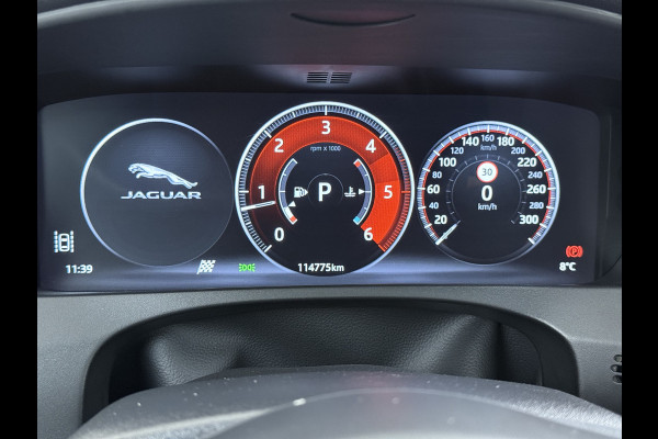 Jaguar F-Pace 2.0D AWD AUT-8 Portfolio Leer Pano-Dak Digitaal Dashboard Camera Meridian®-Audio Navi 4-Zone Ecc Android Auto Apple Carplay Pdc Stoel+Achterbankverwarming Elek.Stoelen+Memory Lmv 19" Bi-xenon Blind Spot Keyless Elek.Achterklep Origineel Nederlandse Auto Nieuwprijs  €87.786,- Zeer compleet!