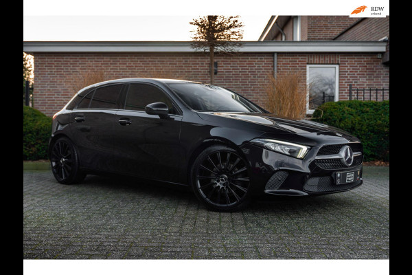 Mercedes-Benz A-Klasse 180 Business Solution 136 PK Widescreen LED Camera 19'' AMG