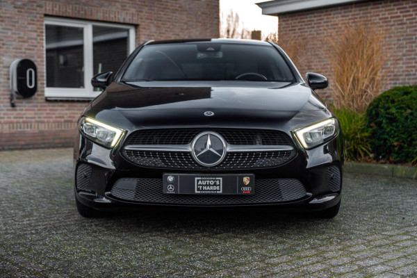 Mercedes-Benz A-Klasse 180 Business Solution 136 PK Widescreen LED Camera 19'' AMG