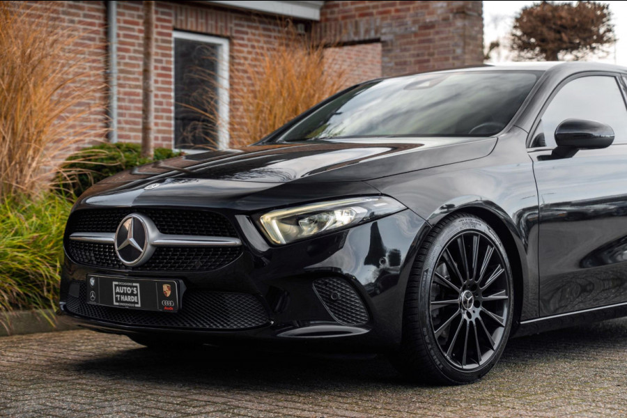 Mercedes-Benz A-Klasse 180 Business Solution 136 PK Widescreen LED Camera 19'' AMG