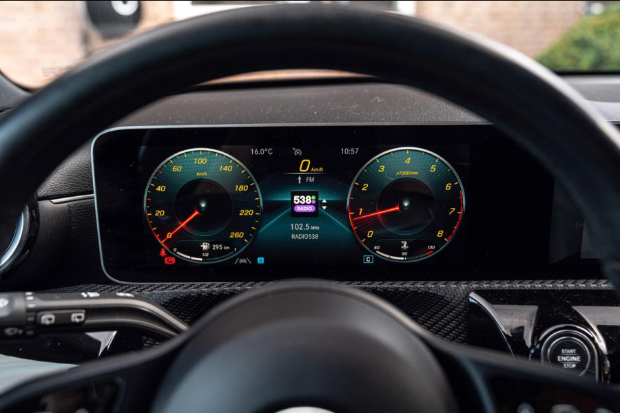 Mercedes-Benz A-Klasse 180 Business Solution 136 PK Widescreen LED Camera 19'' AMG