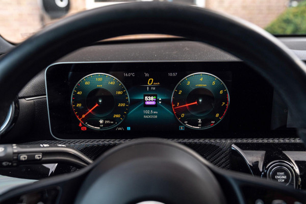 Mercedes-Benz A-Klasse 180 Business Solution 136 PK Widescreen LED Camera 19'' AMG