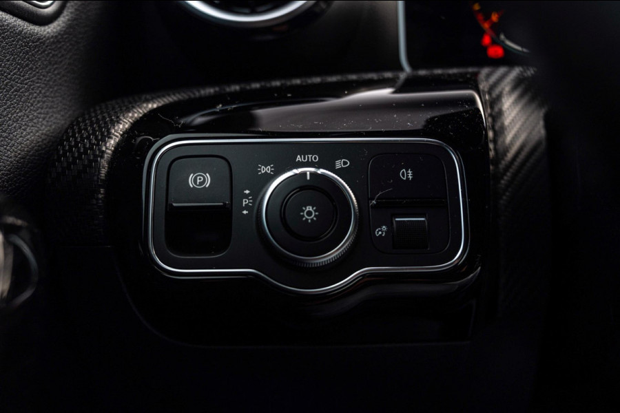 Mercedes-Benz A-Klasse 180 Business Solution 136 PK Widescreen LED Camera 19'' AMG