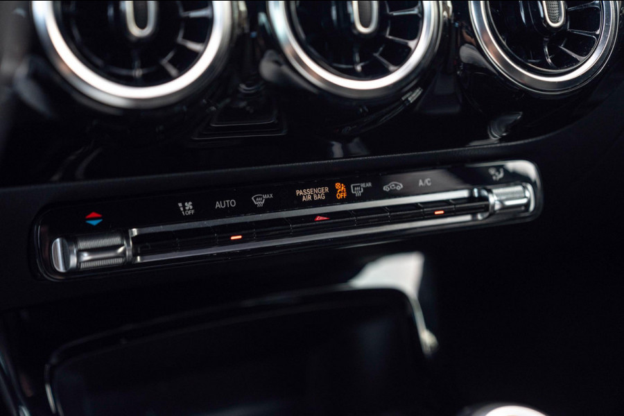 Mercedes-Benz A-Klasse 180 Business Solution 136 PK Widescreen LED Camera 19'' AMG