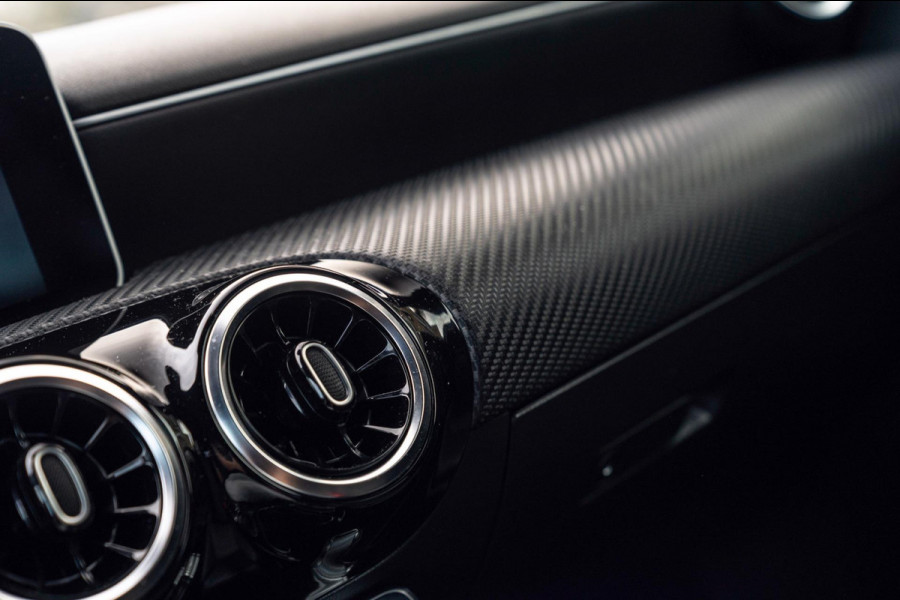 Mercedes-Benz A-Klasse 180 Business Solution 136 PK Widescreen LED Camera 19'' AMG