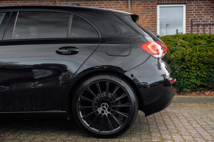 Mercedes-Benz A-Klasse 180 Business Solution 136 PK Widescreen LED Camera 19'' AMG