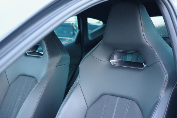 CUPRA Formentor 1.4 e-Hybrid VZ 245 PK Performance, Panoramadak, Keyless, Trekhaak, Adap. Cruise Control