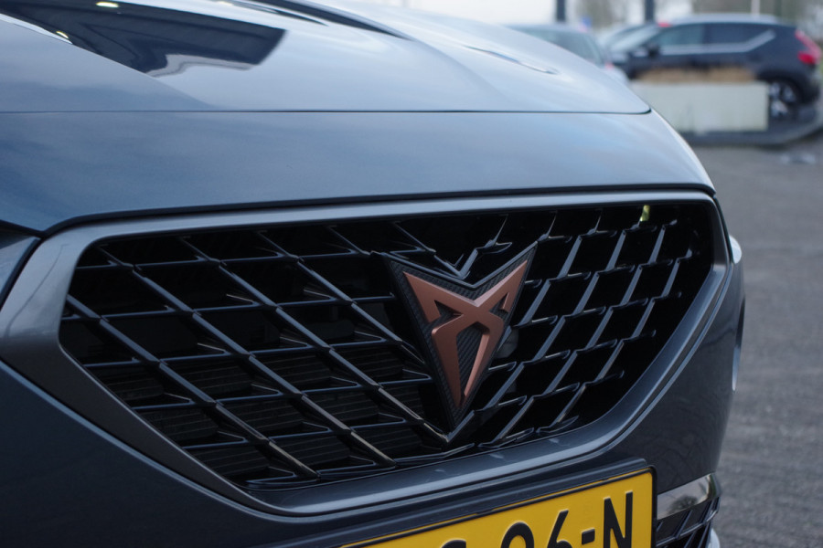 CUPRA Formentor 1.4 e-Hybrid VZ 245 PK Performance, Panoramadak, Keyless, Trekhaak, Adap. Cruise Control