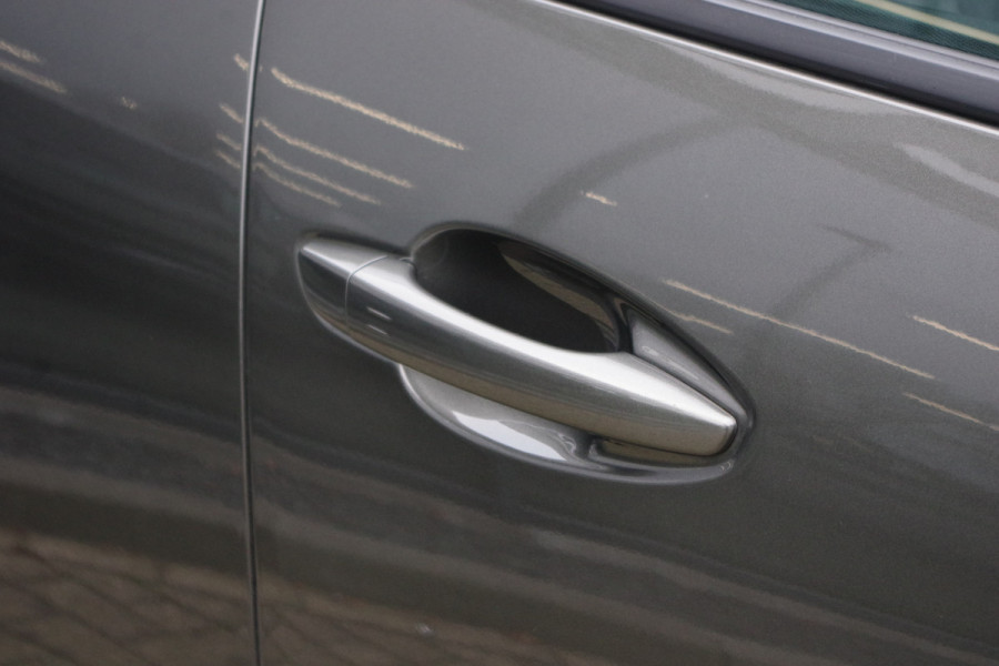 Peugeot 3008 1.2 PureTech 130 PK Automaat Blue Lease Premium, Trekhaak, Cruise Control, Camera