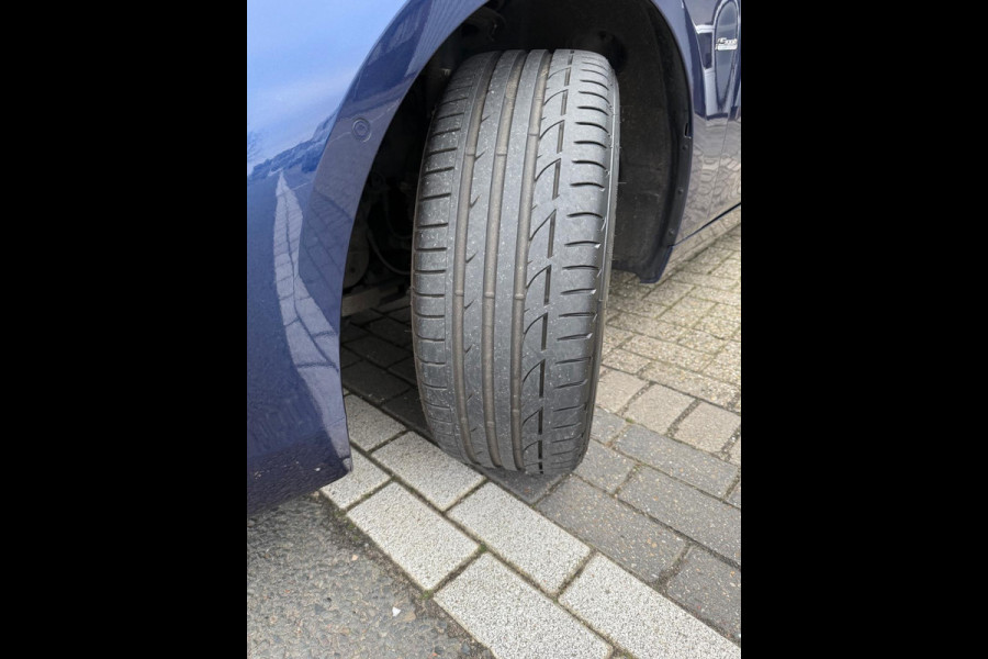 BMW 2 Serie Gran Tourer 220i 7p. High Executive Launch Edition