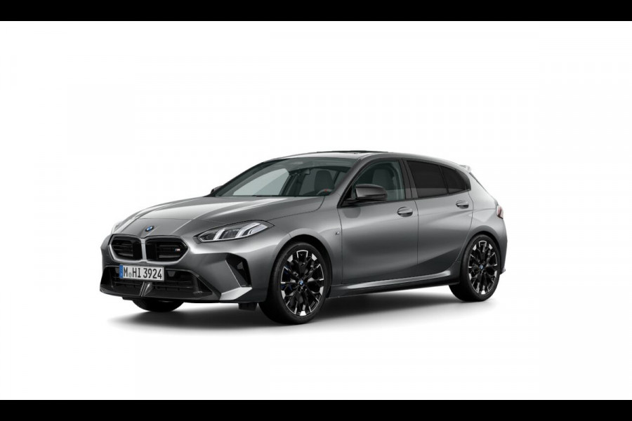 BMW 1-serie M135 xDrive - Pano - Driving Ass - Harman Kardon - Camera