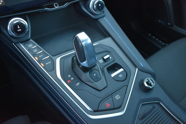 Lynk & Co 01 1.5 | TREKHAAK | INFINITY | SOH 94% | PANO | NAP | DEALER ONDERHOUDEN | CAMERA | APPLE CARPLAY | ANDROID AUTO