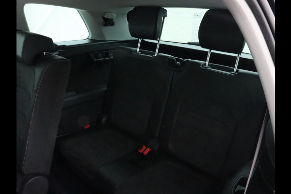 Škoda Kodiaq 1.5 TSI Business Edition 7-persoons | Leder/Alcantara | Trekhaak | Stoelverwarming | Camera | Carplay | DAB | Full LED | Navigatie