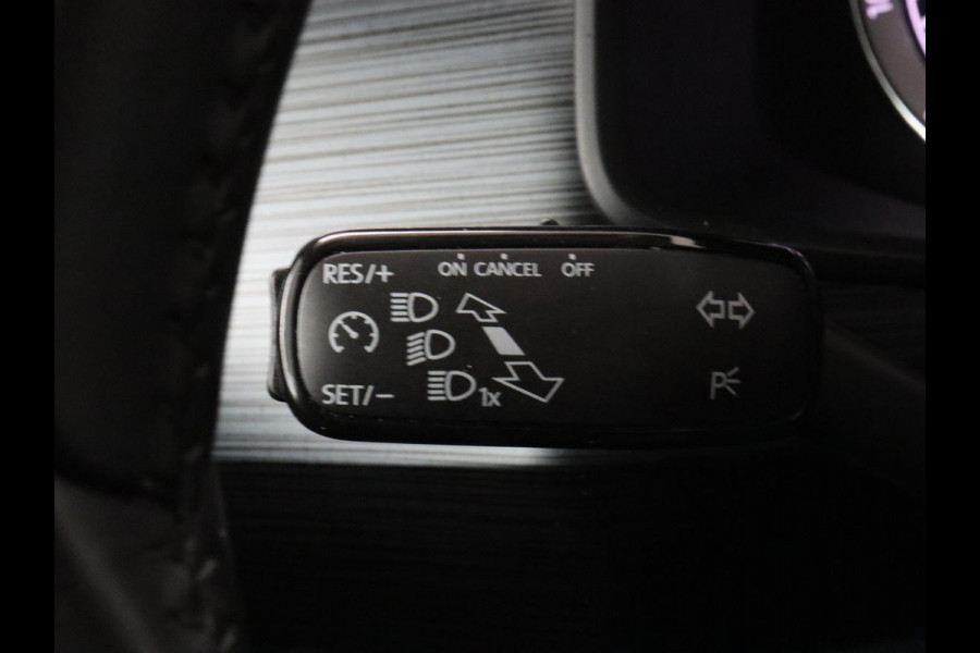 Škoda Kodiaq 1.5 TSI Business Edition 7-persoons | Leder/Alcantara | Trekhaak | Stoelverwarming | Camera | Carplay | DAB | Full LED | Navigatie