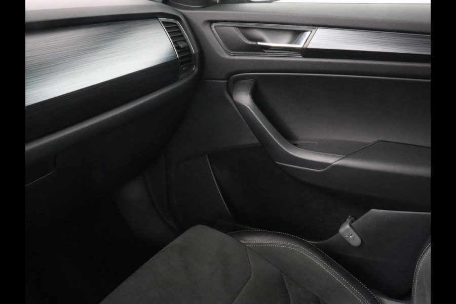 Škoda Kodiaq 1.5 TSI Business Edition 7-persoons | Leder/Alcantara | Trekhaak | Stoelverwarming | Camera | Carplay | DAB | Full LED | Navigatie