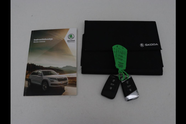 Škoda Kodiaq 1.5 TSI Business Edition 7-persoons | Leder/Alcantara | Trekhaak | Stoelverwarming | Camera | Carplay | DAB | Full LED | Navigatie