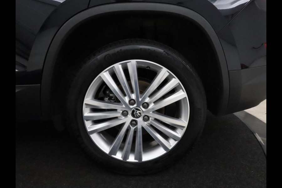 Škoda Kodiaq 1.5 TSI Business Edition 7-persoons | Leder/Alcantara | Trekhaak | Stoelverwarming | Camera | Carplay | DAB | Full LED | Navigatie