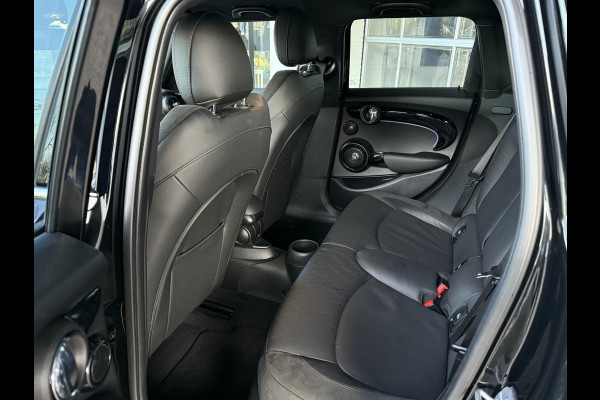 MINI Mini 1.5 Cooper Classic | HARMAN KARDON | SPORTSTOELEN | PANORAMA | CAMERA | 18 INCH VELGEN | HEAD UP |