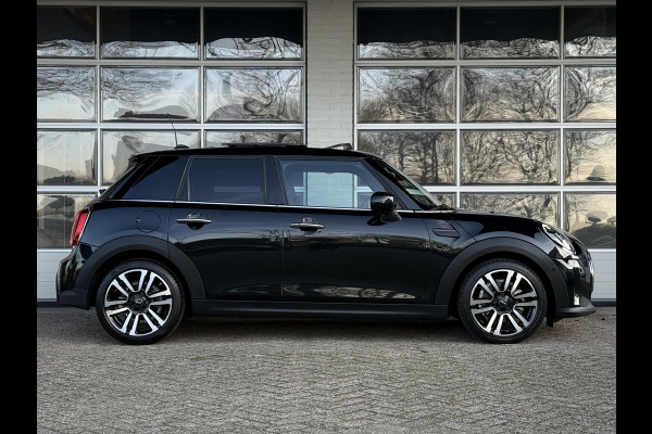 MINI Mini 1.5 Cooper Classic | HARMAN KARDON | SPORTSTOELEN | PANORAMA | CAMERA | 18 INCH VELGEN | HEAD UP |